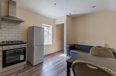 Cyril Crescent, Adamstown, Cardiff - Image 2